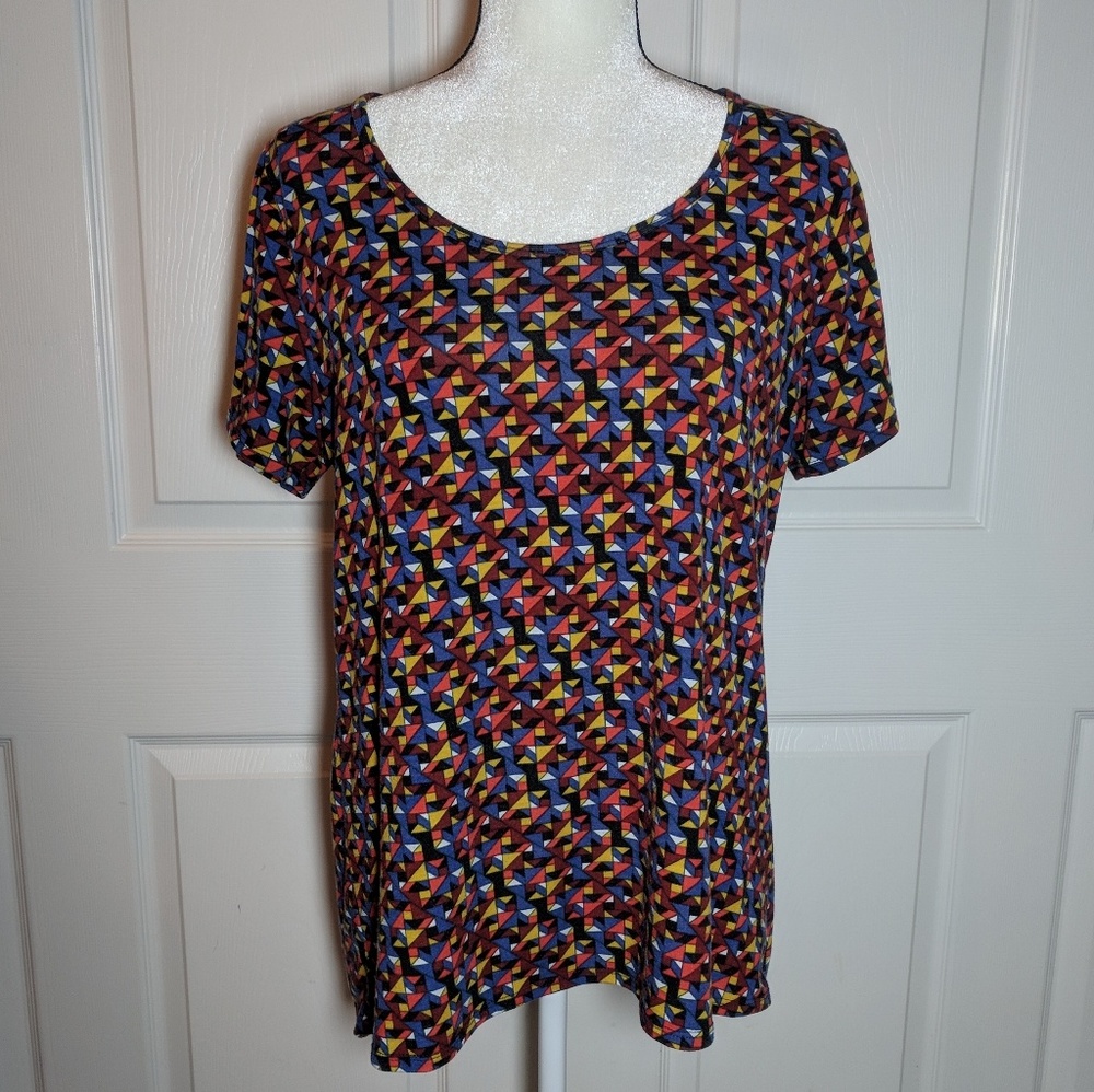LuLaRoe Classic Tee geometric design Large
